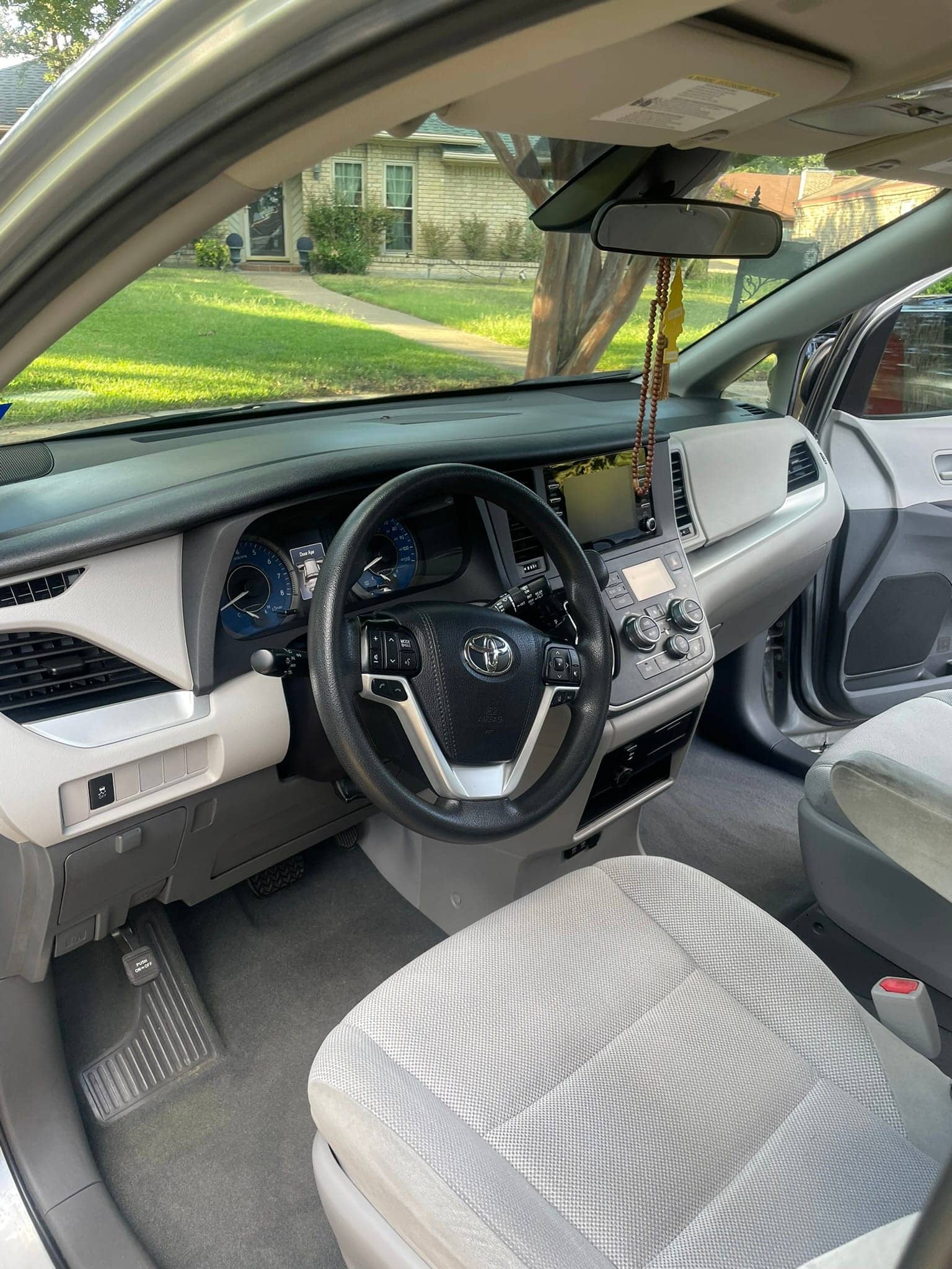 Mobile interior detailing and odor elimination in Dallas TX